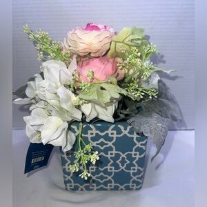 💐💐💐 Pier 1 Mixed Floral Arrangement